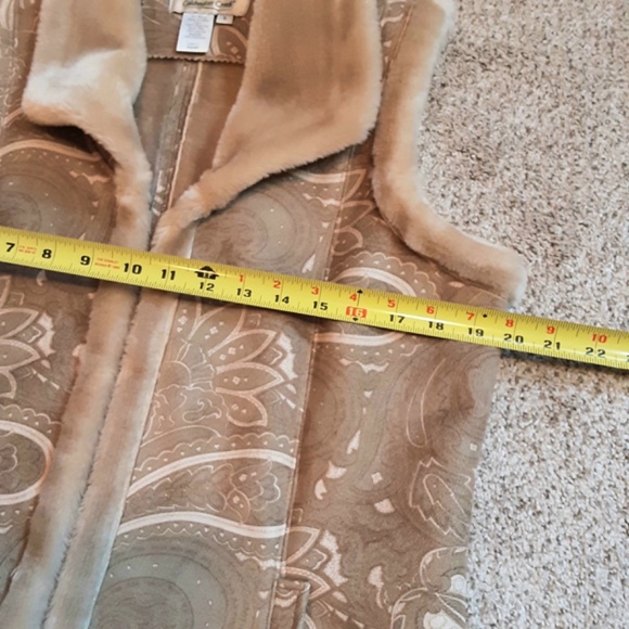 COLDWATER CREEK Faux Suede & Fur Embossed Vest S - Picture 10 of 15